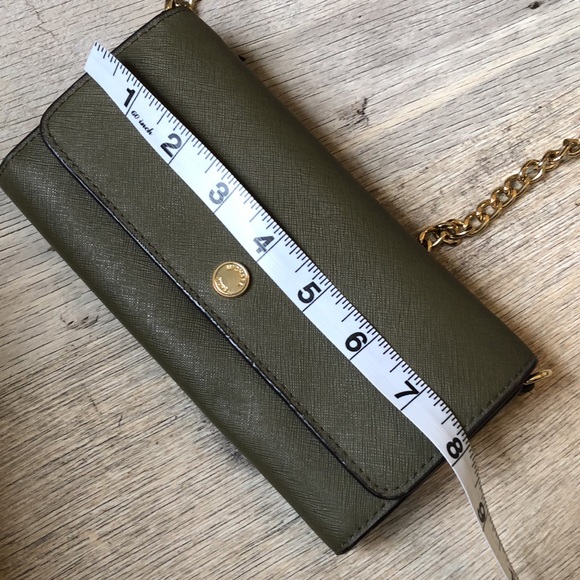 Beautiful Michael Kors Green Crossbody - Picture 2 of 12